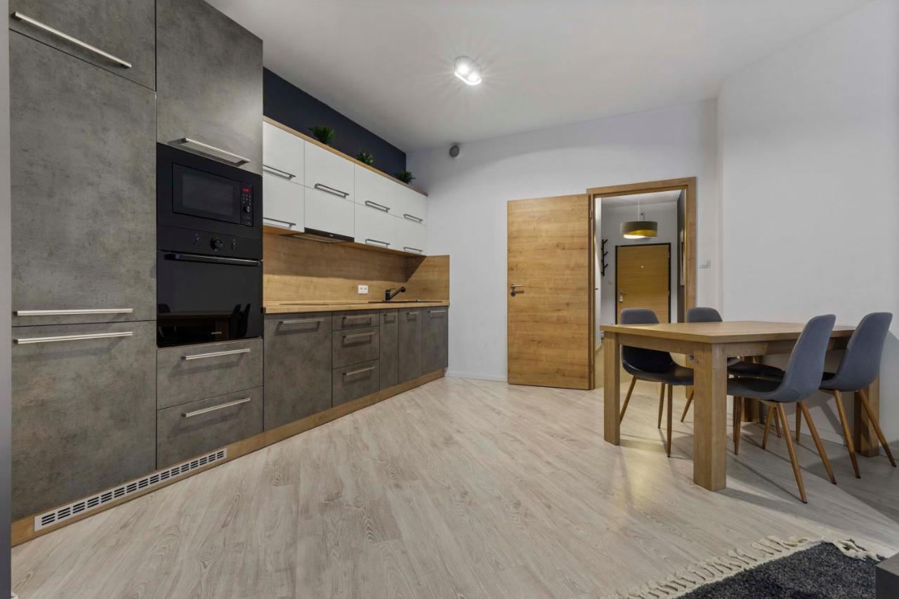 Apartmán Lam Anthracite W Ac & Balcony Bratislava Exteriér fotografie