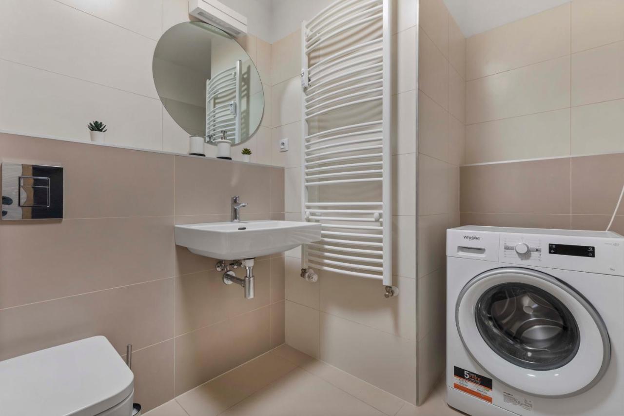 Apartmán Lam Anthracite W Ac & Balcony Bratislava Exteriér fotografie